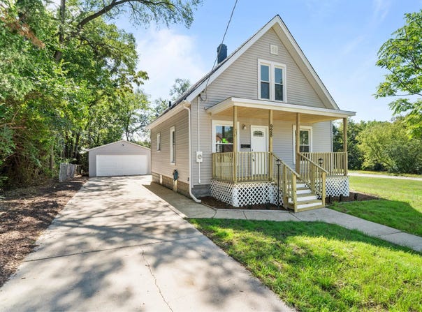 928 Lincoln Avenue, ROCKFORD, IL 61102