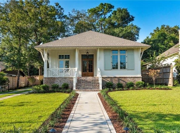 214 Tensaw Avenue, Fairhope, AL 36532