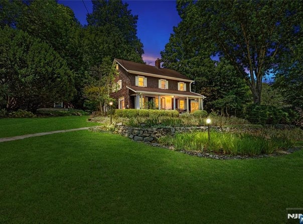 243 W Saddle River Road, Upper Saddle River, NJ 07458