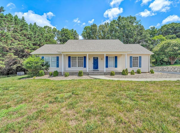 100 Meadow Brook Dr, Rocky Mount, VA 24151