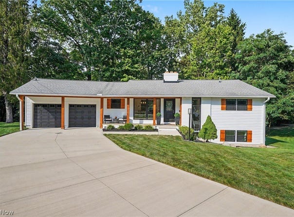 10385 King Coe Lane, Strongsville, OH 44149
