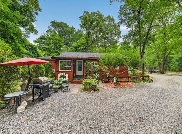 74 S Main St, Berkley, MA 02779