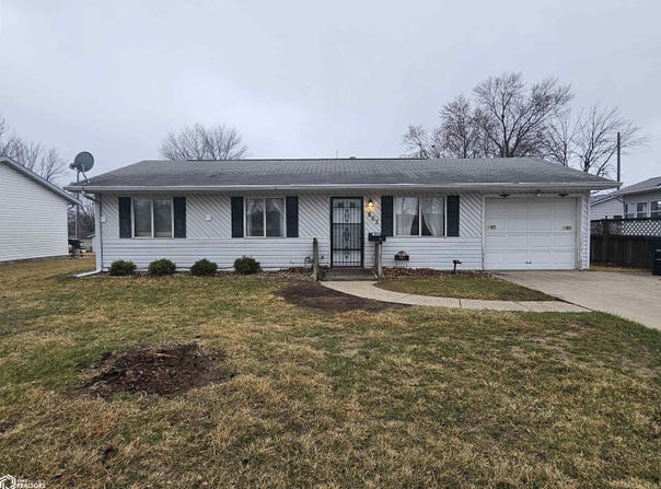 803 S Adams Place, Mount Pleasant, IA 52641