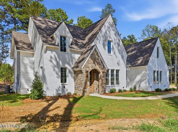 1223 Patriotic Circle, Brandon, MS 39047