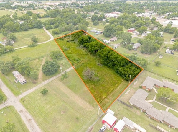 6th Street, Prague, OK 74864