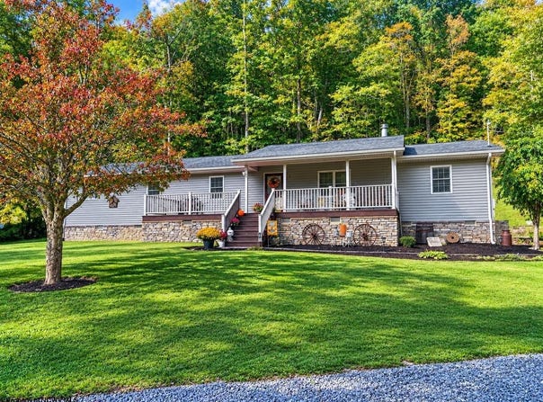 90 Gordon Road, Dailey, WV 26253