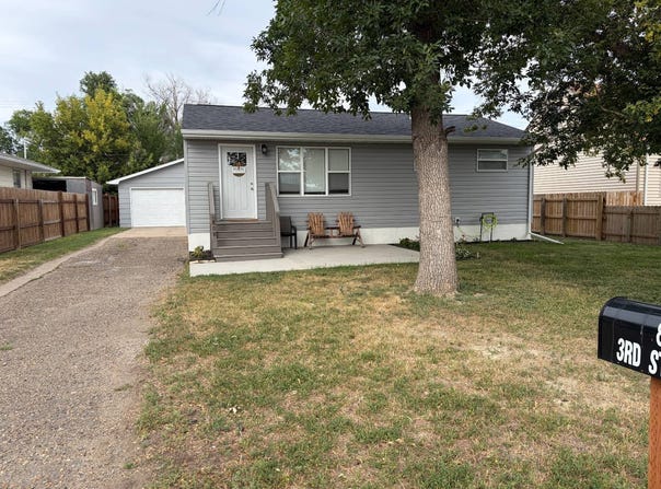 808 3rd St NE, Sidney, MT 59270