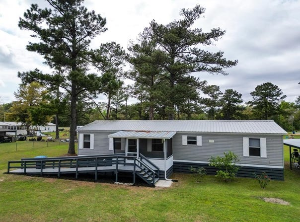 280 Hurd St, Wewahitchka, FL 32465