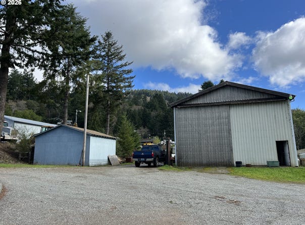16522 ENGLISH Dr, Brookings, OR 97415