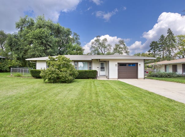1104 Jasper Drive, McHenry, IL 60051