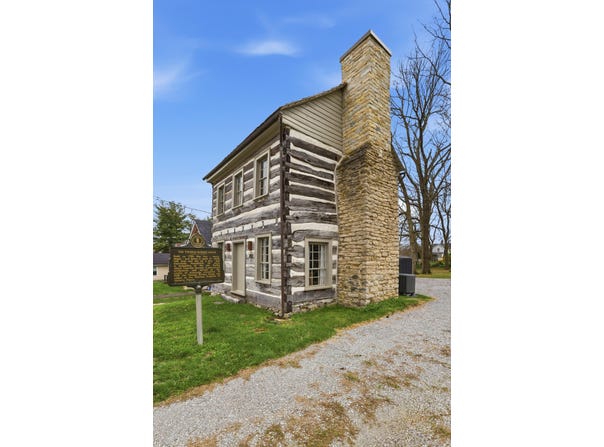 202 E Walnut Street, Danville, KY 40422