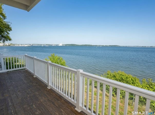27 Bayview Place, West Haven, CT 06516