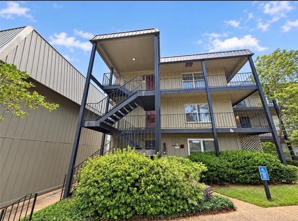 225 Riverbend Drive, Mobile, AL 36605