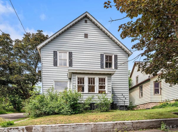 326 W Barnum Street, Ishpeming, MI 49849