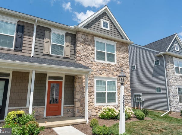 2482 ARTESIAN Way, LANCASTER, PA 17601