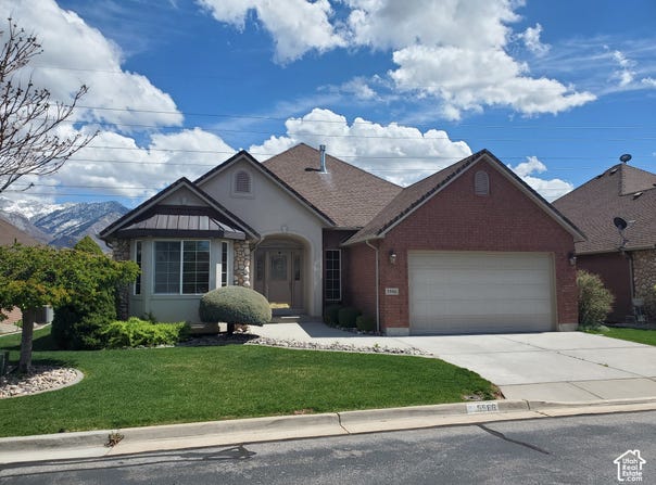 5586 S 250 E, Washington Terrace, UT 84405