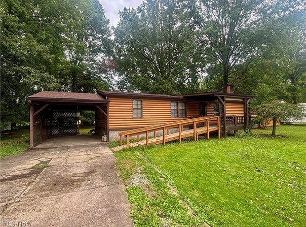 1879 Difford Drive, Niles, OH 44446