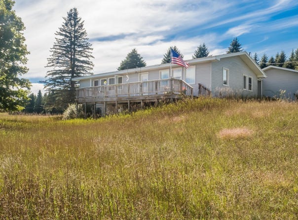 1922 E Darga Road, Cedar, MI 49621