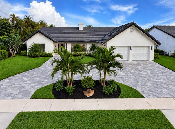 10941 BOCA WOODS Lane, Boca Raton, FL 33428
