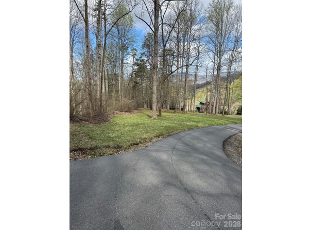 1 E Wabash Drive, Sylva, NC 28779