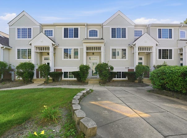3350 Ravinia Circle, Aurora, IL 60504