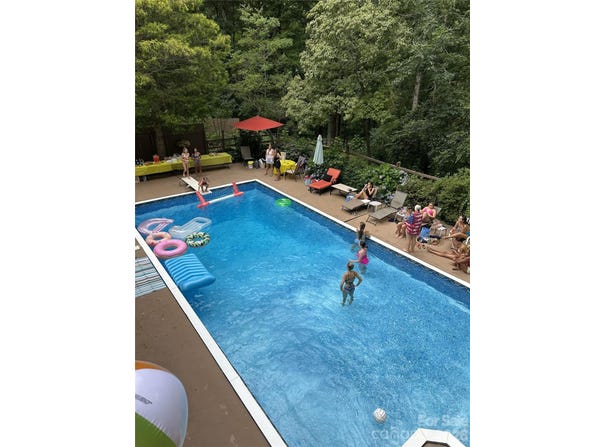 16 Canterbury Drive, Arden, NC 28704
