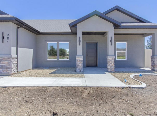 207 W First St., Carey, ID 83320