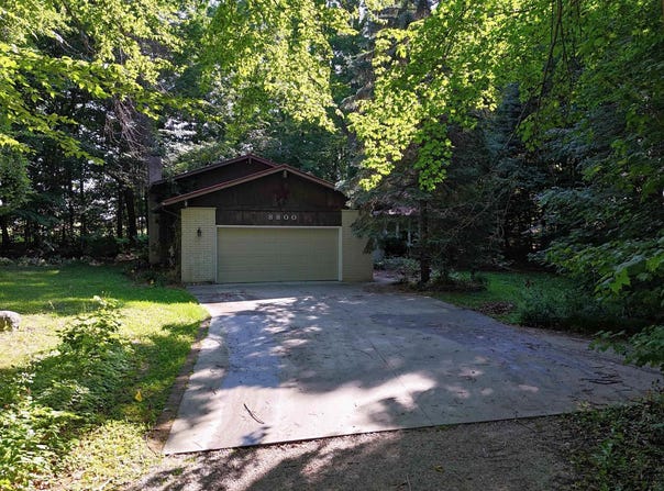 8800 Golfside Court, Shepherd, MI 48883