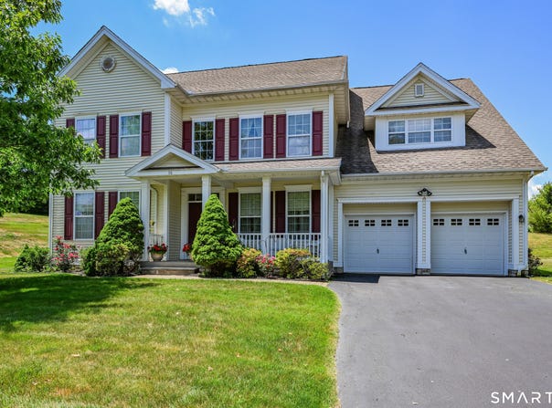 36 Independence Circle, Middlebury, CT 06762