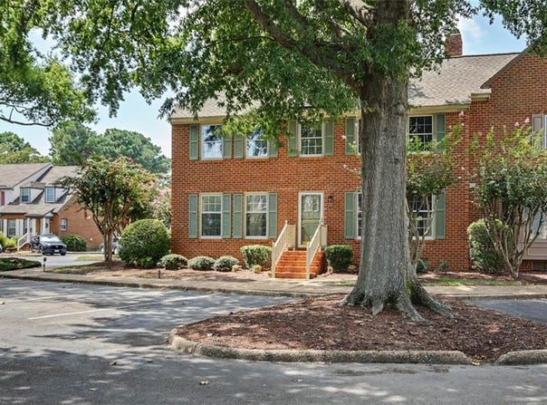 19 Capps Qtrs, Hampton, VA 23669