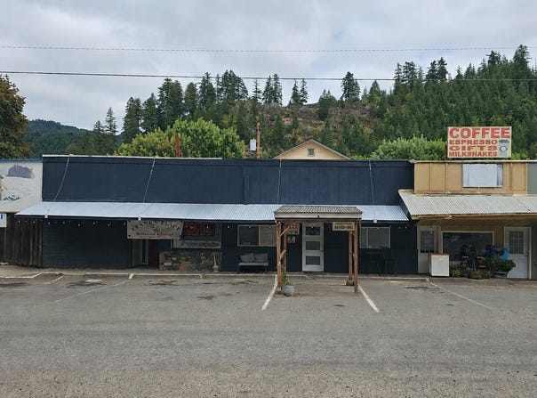 10786 HIGHWAY 126, Mapleton, OR 97453