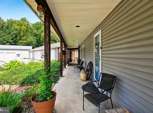 18 WATERGATE CT, SILVER SPRING, MD 20905