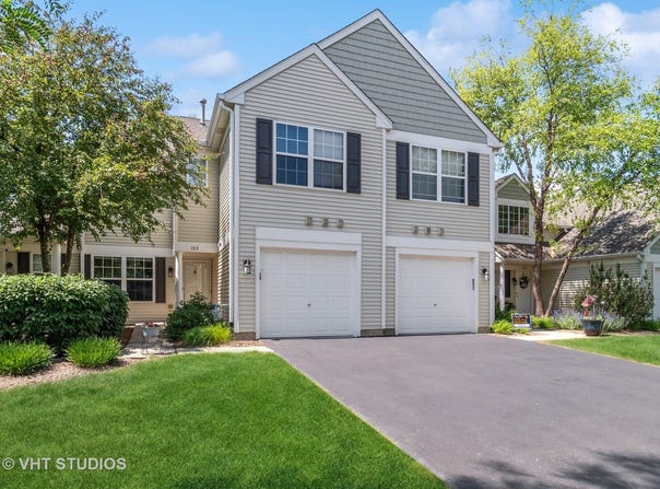 2947 Rutland Circle E, Naperville, IL 60564