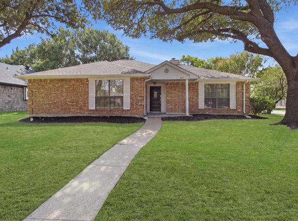 4017 Knights Bridge Drive, Rowlett, TX 75088