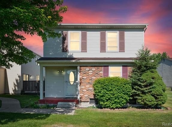 2824 Roundtree Drive, Troy, MI 48083