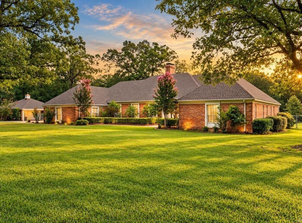 731 Carter St, Fordyce, AR 71742