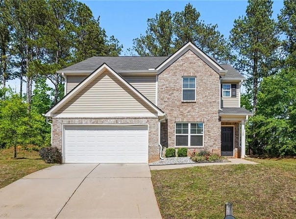 1128 Oak Hollow Lane, Hampton, GA 30228