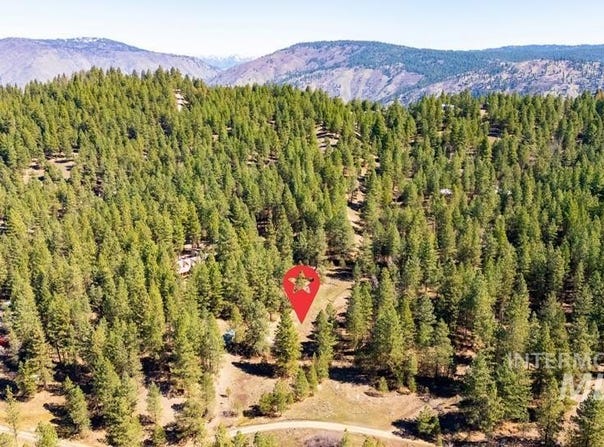 5 Sunset Tr, Banks, ID 83602