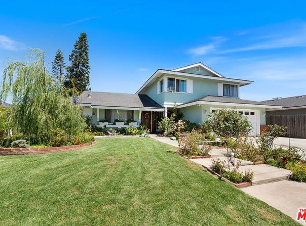 1075 Corona Ln, Costa Mesa, CA 92626