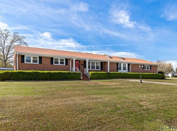 515 Oakwood Avenue, Roanoke Rapids, NC 27870