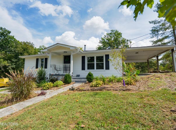 207 Bethel Rd, Clinton, TN 37716