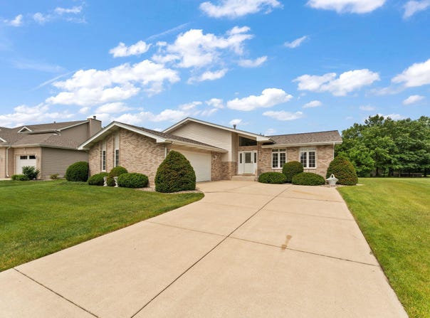 3128 Austgen Place, Dyer, IN 46311