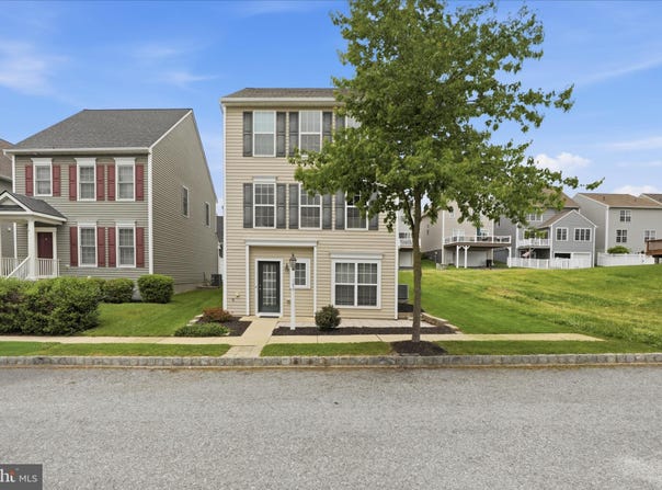 304 WITWER Way, MOUNT JOY, PA 17552