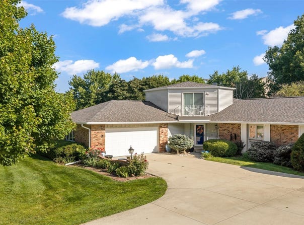 3812 Fields S Court, Champaign, IL 61822