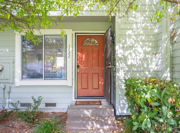 1722 Oldfield Way, Santa Rosa, CA 95401
