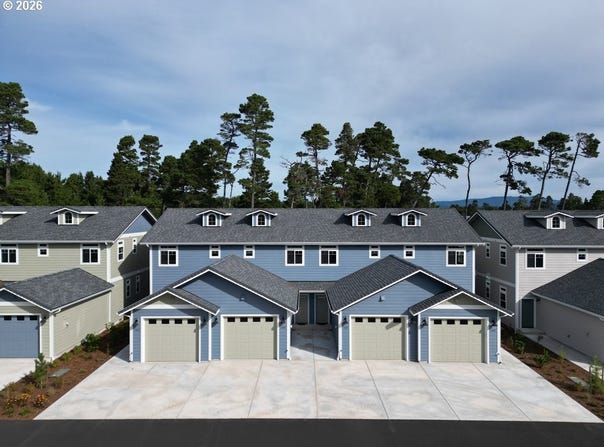 1445 37TH St, Florence, OR 97439