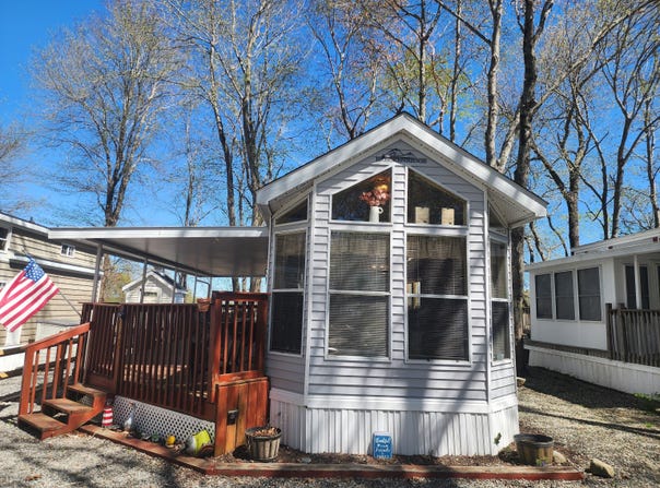 42 Pierce Road, Preston, CT 06365