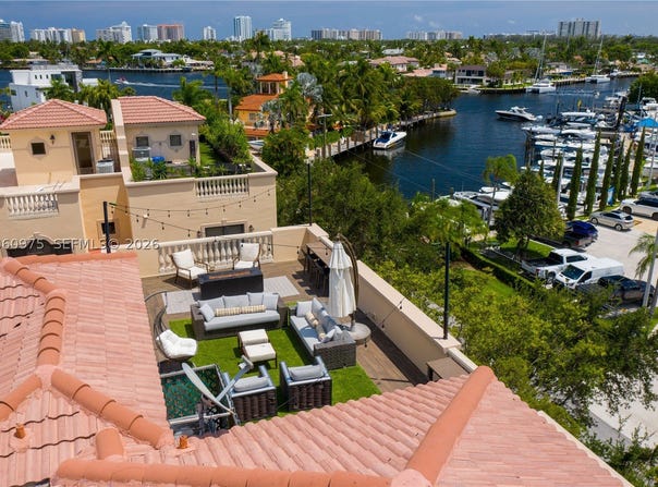 2106 SE 7th St, Pompano Beach, FL 33062