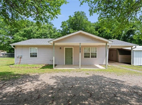 27212 Reagan ST, Shady Point, OK 74956