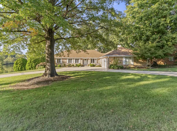2747 E Rocklyn Road, Springfield, MO 65804